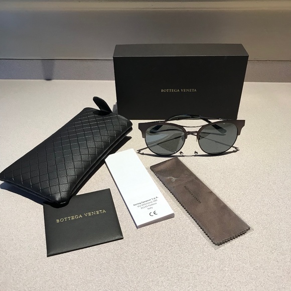 ❤️ HOST PICK!! *** BOTTEGA VENETA SUNGLASSES, NWOT - Picture 11 of 11